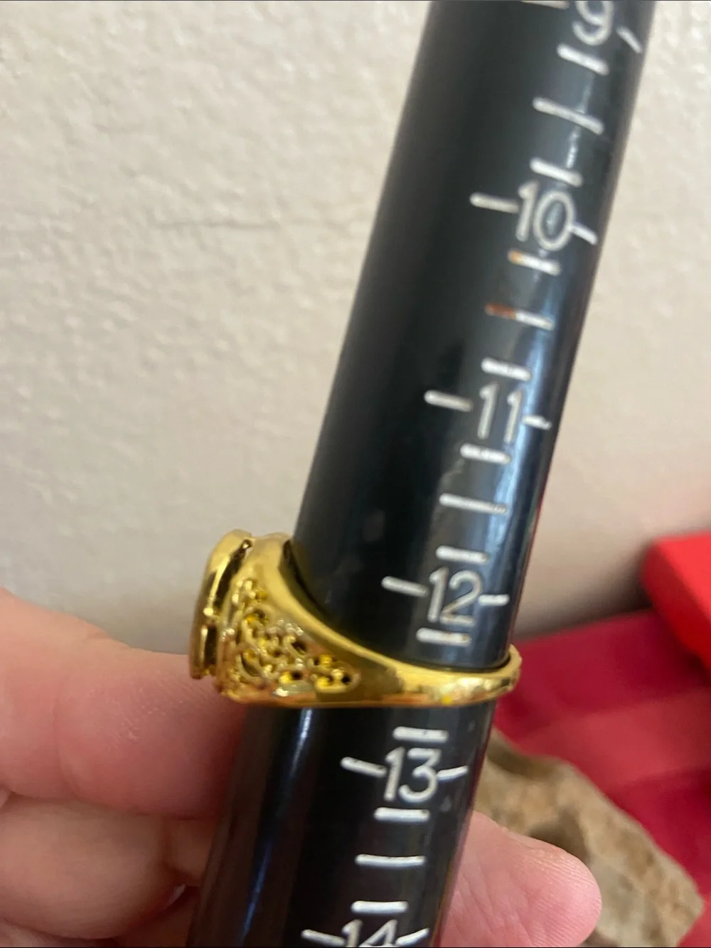 5/$10❤️❤️❤️NEW Gold-Tone Zinc Alloy Signet Ring with Black Enamel